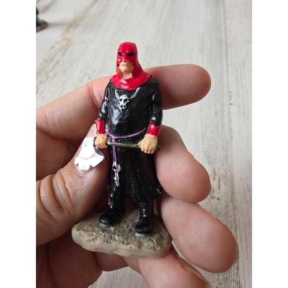 Lemax executioner tortured soul guillotine Halloween people village accessory - Picture 7 of 8